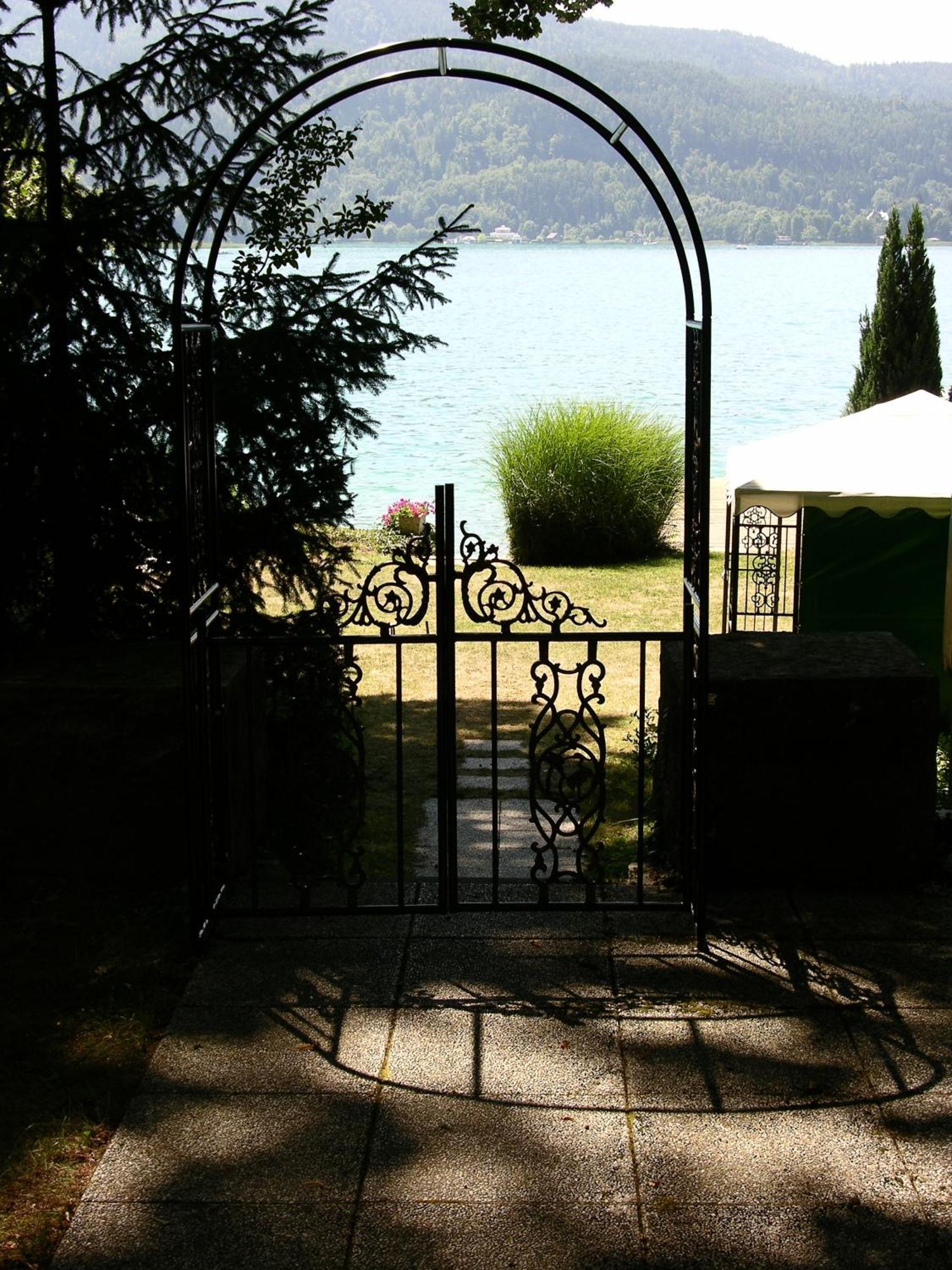 Haus Angelika - Ferienwohnung Woerthersee Portschach am Worthersee Bagian luar foto